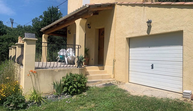 Calme, Verdure et vue sur la Montagne de Lure