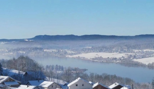 Calme vue sur le lac Rando, Activités Nautiques , Sport D'hiver, Gastronomie !
