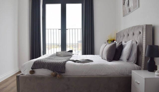 Calming 2BR with balcony in Brentwood