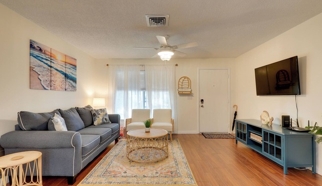 Calming Getaway: 9 Mi to Clearwater Beach!