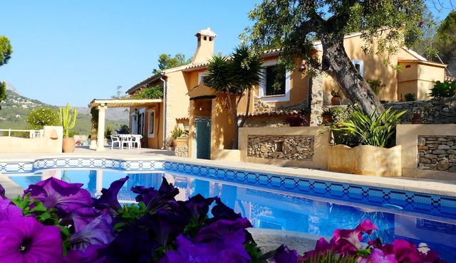 Calpe: Beautiful country house (Beach & Country)