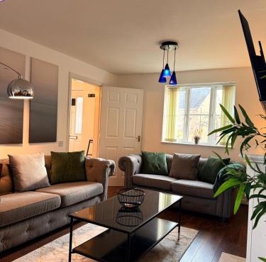 Calstock House Sleep 11 Free Parking Book Now