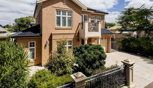 CALTOWIE - in Goodwood a few minutes drive to the City