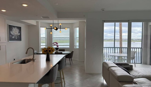 Calusa Country Club Golf Condo 2/2 w Lake View
