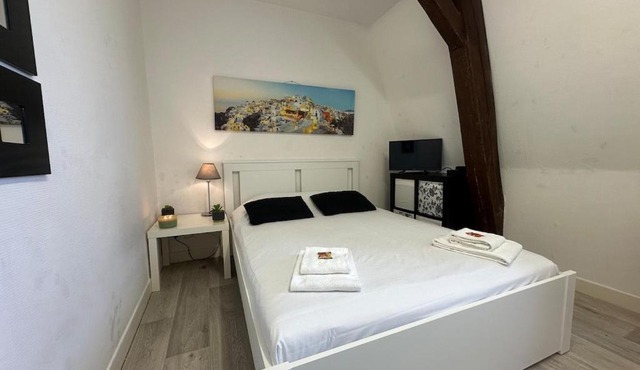 Calvaire charmant studio rénové proche gare