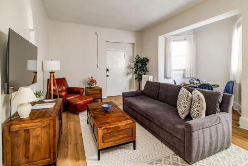 Calvert Cottage 1 - In the heart of Adams Morgan, Vintage Charm