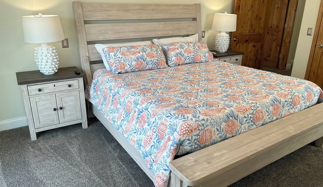 "CALYPSO" BRAND NEW HUGE 4-bedroom house with WiFi and AC in Oak Harbor