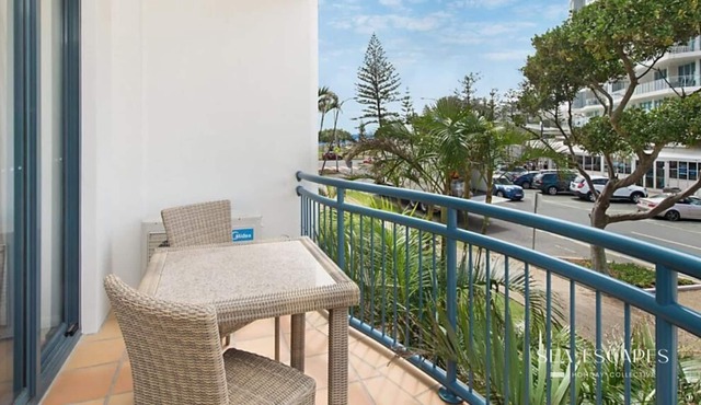 CALYPSO - Classic Resort Style Apartment - Steps from the Beach!