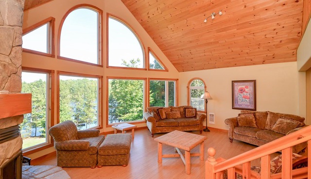 Calypso Cottage 4000sq. Foot of Lakefront Real Estate