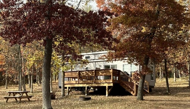 Cam Cottage at Bolton Bay on Long Lake