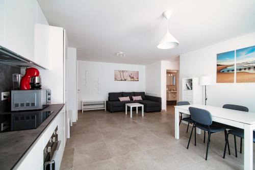 Cama 1 Apartment by Quokka 360 - Comfortable Stay in the Moesano Valley