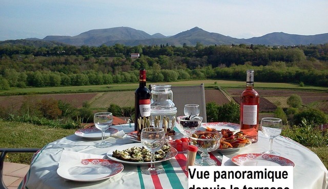 Cambo: 2 rooms all comfort for 2 people - panoramic view.