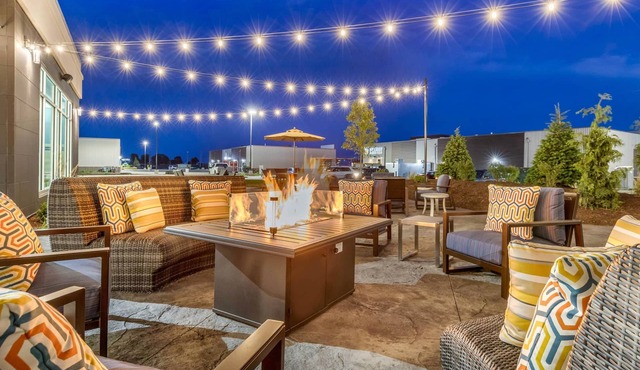 Cambria Hotel Davenport Quad Cities