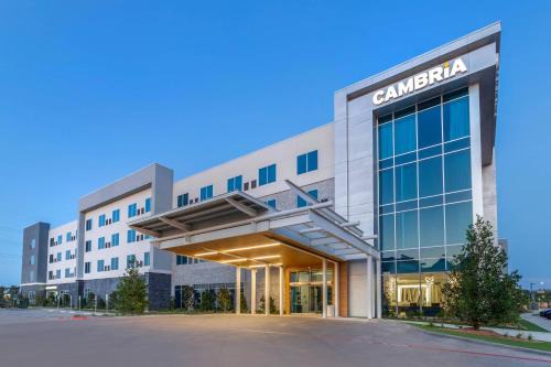 Cambria Hotel Waco University Riverfront