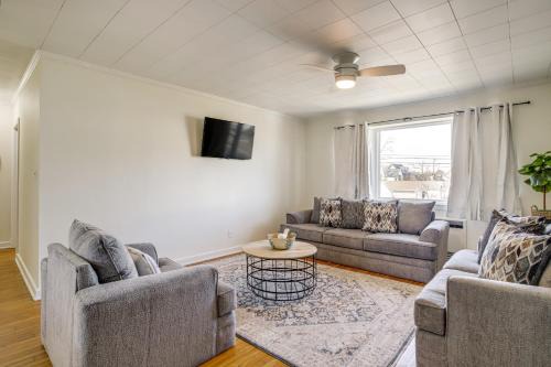 Cambridge Apt in Walkable Neighborhood