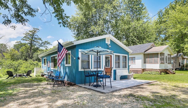 Cambridge Cabin - 3 Min Walk to Lake Ripley!