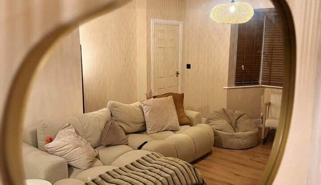 Cambridge Comfort Hub – Sleeps 8, Parking, Central