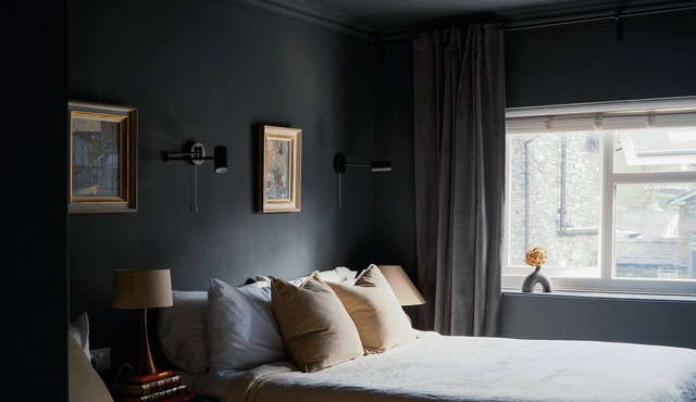 Cambridge House | Boutique Triple Room