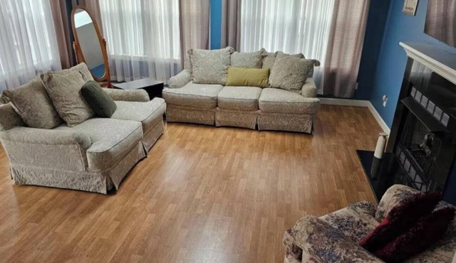 Cambrook - 5 bedrm - 8 Beds 2 bathrooms