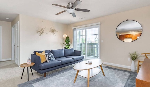 Camden 12B · ConTemporary Stay in Central Peoria
