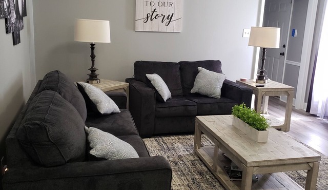 Camdyn's Place. Cozy Comfy 3 Bedroom with 2 Bath