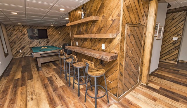 Camelback Ski 4BR+BonusRoom, Firepit,Hottub,Casino Linens!