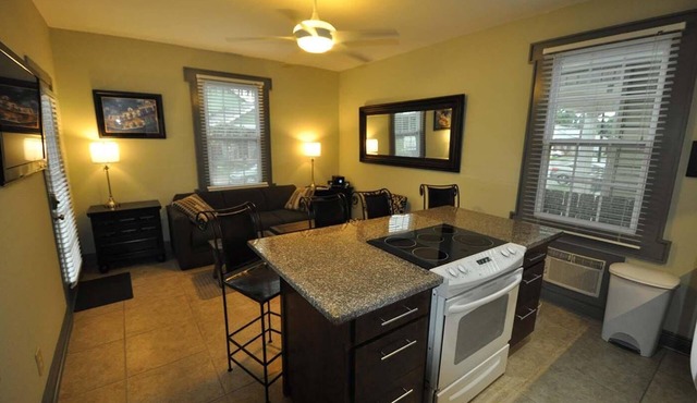 Camellia 1 bdrm apt. at Crescent Moon Villas