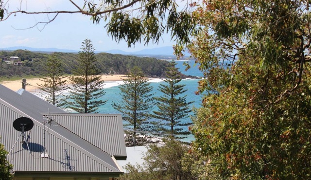 Camelot - coastal home in the heart of Black Head