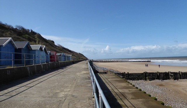 Camelot Cottage - coastal self catering cosy cottage.
