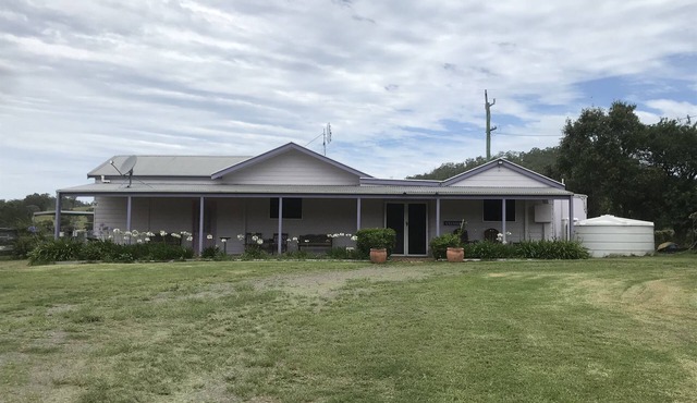 Camelot Farm Stay close to Paterson & Dungog