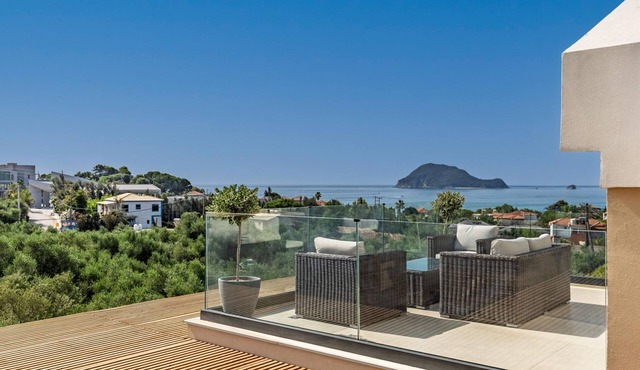 Cameo 3 Luxury Villa with Pool