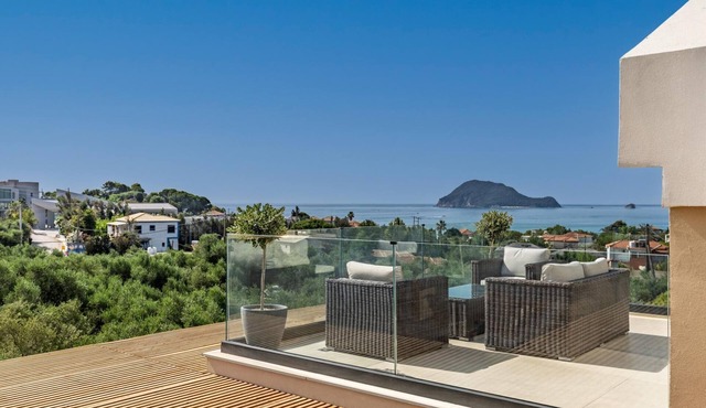 Cameo 3 Luxury Villa with Pool