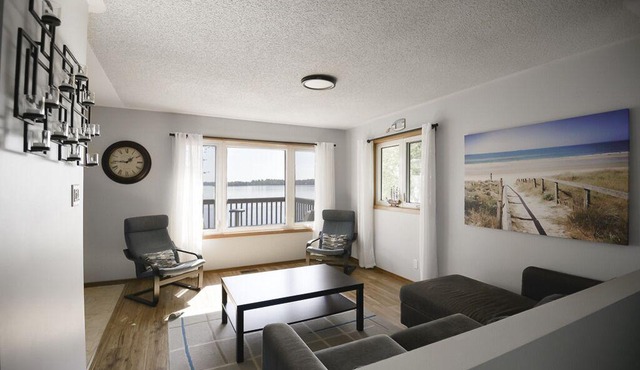 Cameron Lake Waterfront Cottage | Kawartha Lakes