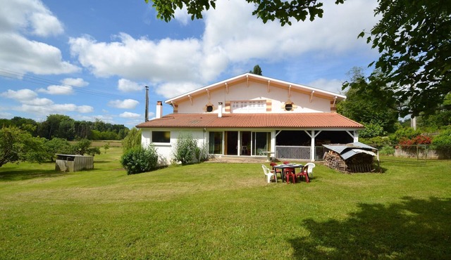 Camiran Escape: Wine & Calm