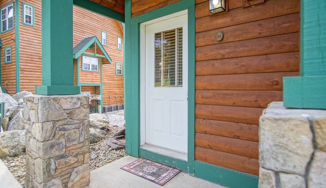 Camp 4 24: Slope Side, Cozy 2 BR with Shuttle Service
