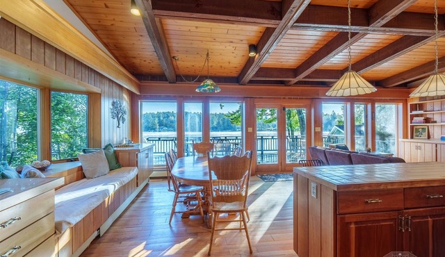 Camp Awesome on Mirror Lake | 5 Bed, 3.5 Bath