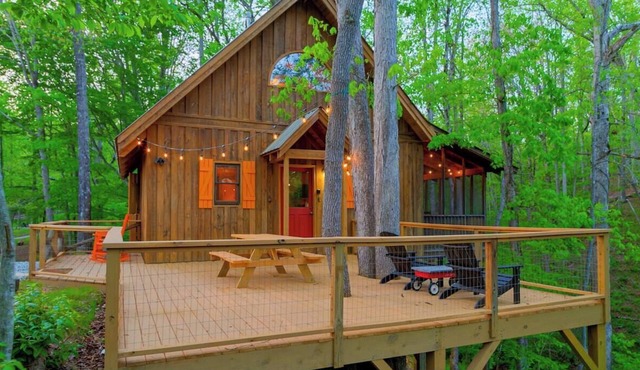 Camp Bell at Twin Rivers - Cozy Riverfront Cabin