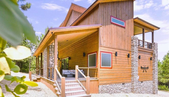 Camp Canoe|Breathtaking Views|Sleeps 9