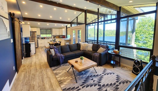 Camp David - Beautiful cottage on the lake