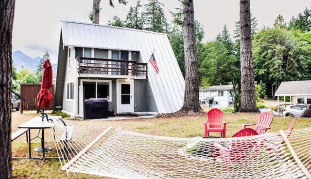 Camp Duckabush: Scenic Hood Canal A-Frame, inc: WIFI, Pet-Friendly, Well-stocked