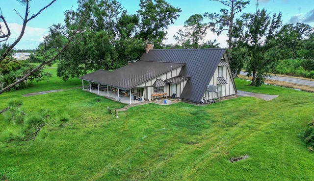 Camp Dularge DeLight Sleeps 8 Dulac & Houma by Falgout Marina