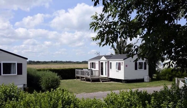 Camping Les Peupliers**** - Mobile Home Grand Confort 3 Rooms 4/6 People Covered terrace
