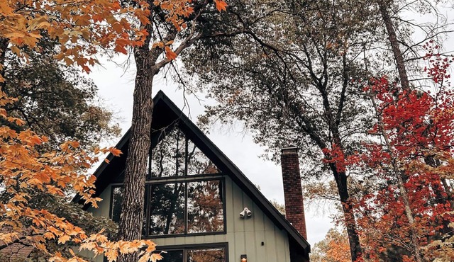 Camp Green Pine Artist Retreat: Pet-Friendly A-Frame in Voyager Village WI