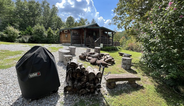 Camp Hideaway Whippoorwill Cottage @ Nebo, Lake James NC
