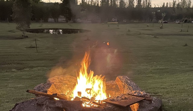 Camp in comfort, 10 min to the beach. Pet friendly