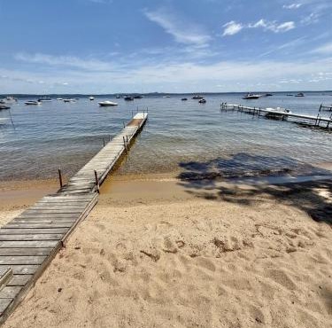 CAMP LINDY LIMIT 7 cottage