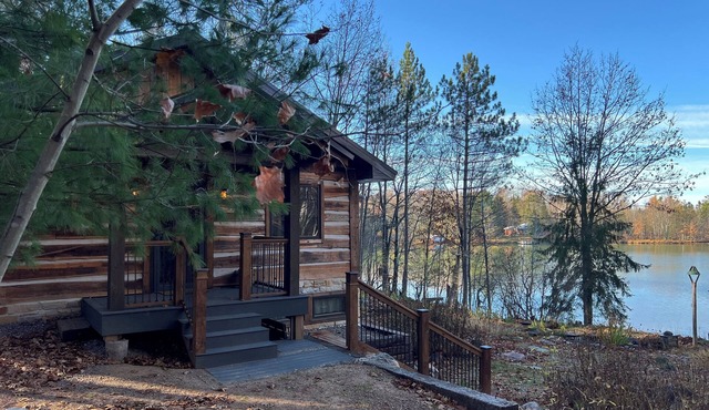 Camp Makwa 3-Bed 3-Bath Nostalgic Cabin in Harshaw