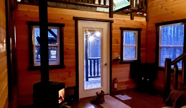 Camp Newbury: 100% off grid. 2 log cabins, pavilion, trails and shooting range.