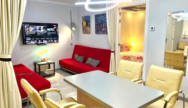 Camp Nou, Europa Fira - modern two-bedroom apartment with heating