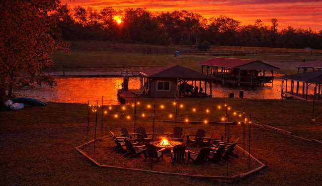 Camp Oak - Family Friendly Lakehouse - Sleeps 25